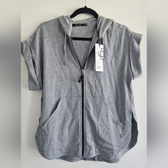 SATVA MOVEMENT SHORT SLEEVE HOODIE ZIP UP HEATHER GRAY TOP $55 ORGANIC COTTON - Picture 1 of 11